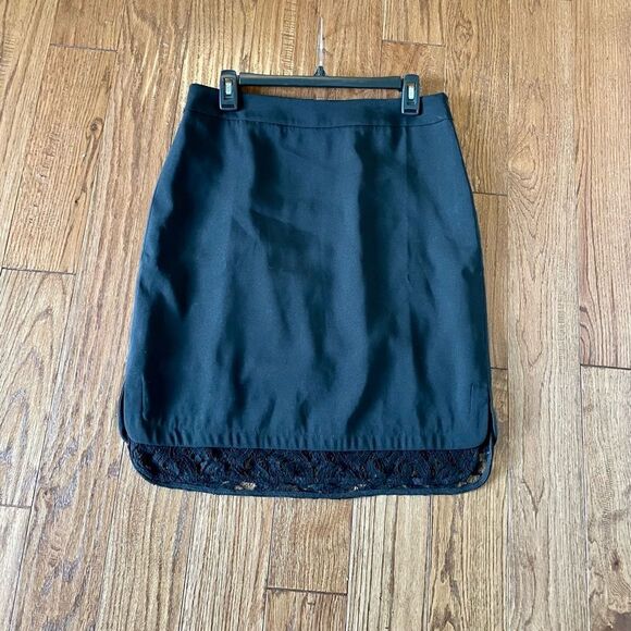 SALE Ann Taylorblack lace trim pencil skirt size 8 - Picture 1 of 6